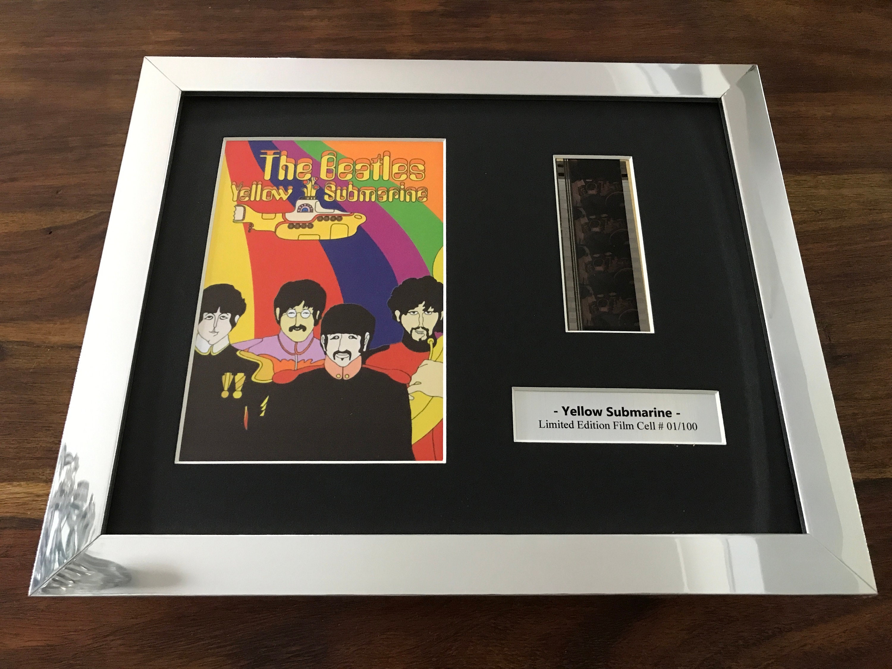 ビートルズ：イエローサブマリン 35mm映画フィルム 額装 ★BEATLES The Beatles Yellow Submarine Framed Original 35mm Film Cell - Etsy