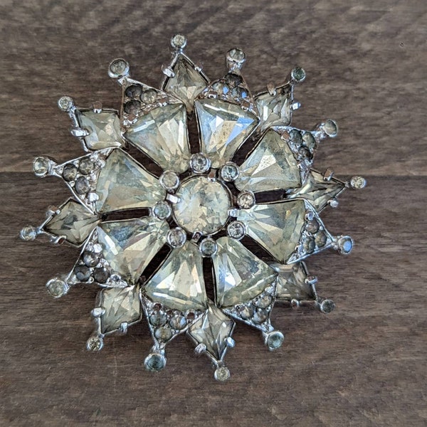 Vintage 1942 EISENBERG Clear Glass Crystal Rhinestones on Silver Tone Brooch