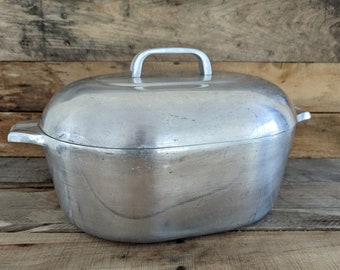 4.5 Litre Oval White Self Basting Enamel Roaster Tin with Removable Lid