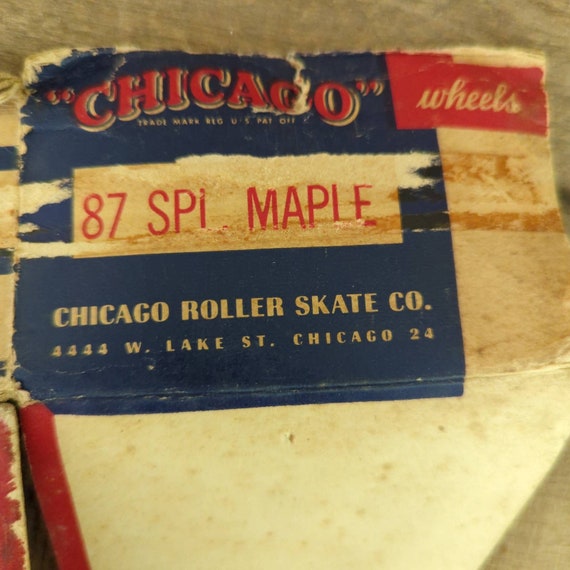 Vintage 1930s Box of Eight Maple Wood Roller Skat… - image 9