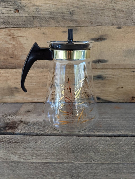 Vintage 3 Cup Pyrex Glass Carafe Decanter With a Gold Wheat Design