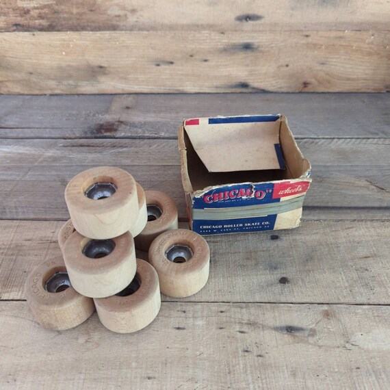 Vintage 1930s Box of Eight Maple Wood Roller Skat… - image 3