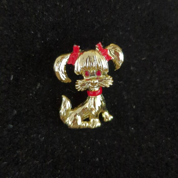 Vintage Gerry's 1960s Gold Tone Dog Pin / Red Bow… - image 1