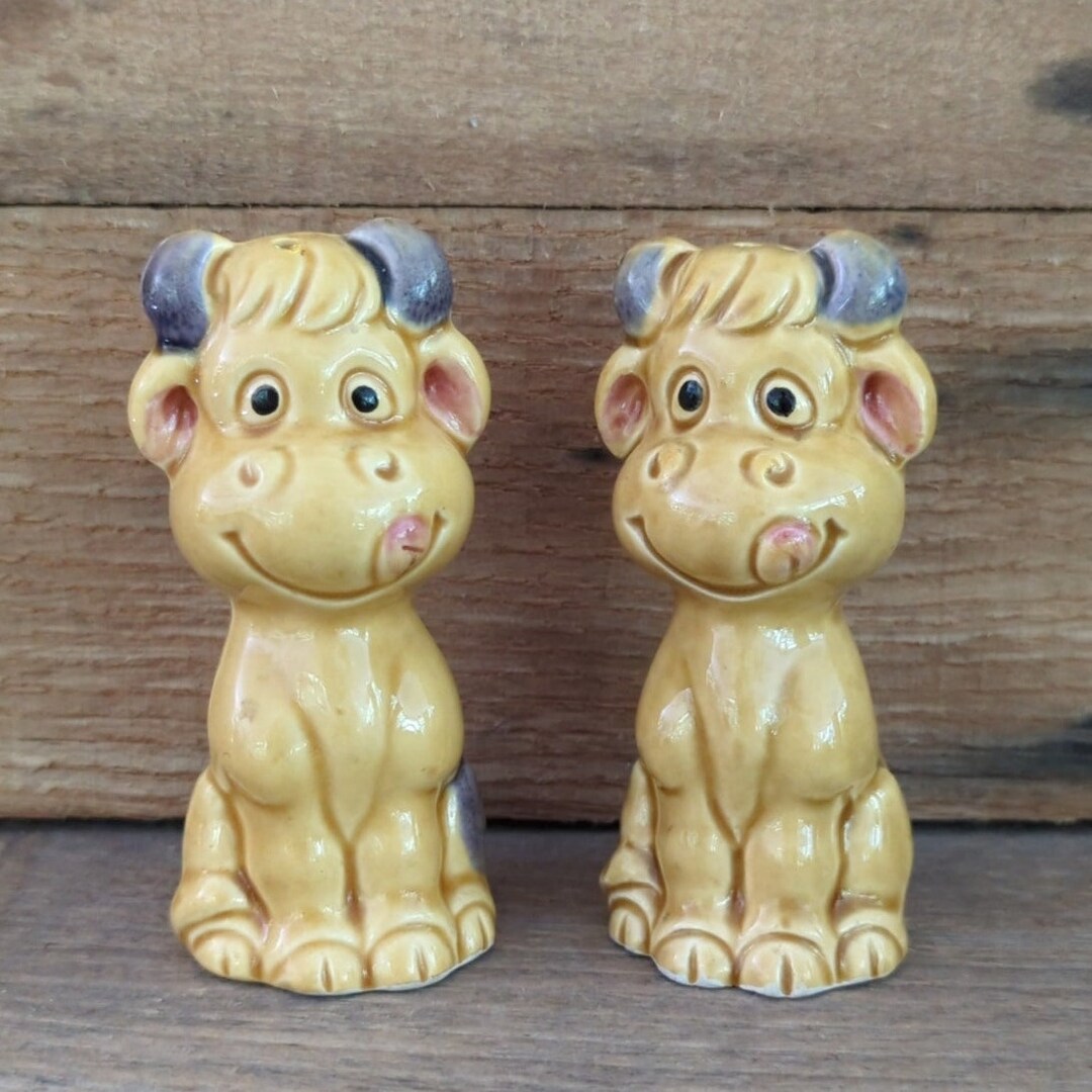 Vintage Anthropomorphic Kitschy Cows Tongues Salt & Pepper Shakers Made