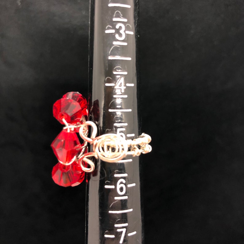 Silver Tone Wire Ring Red Glass Bead Flower Adjustable size 5-8