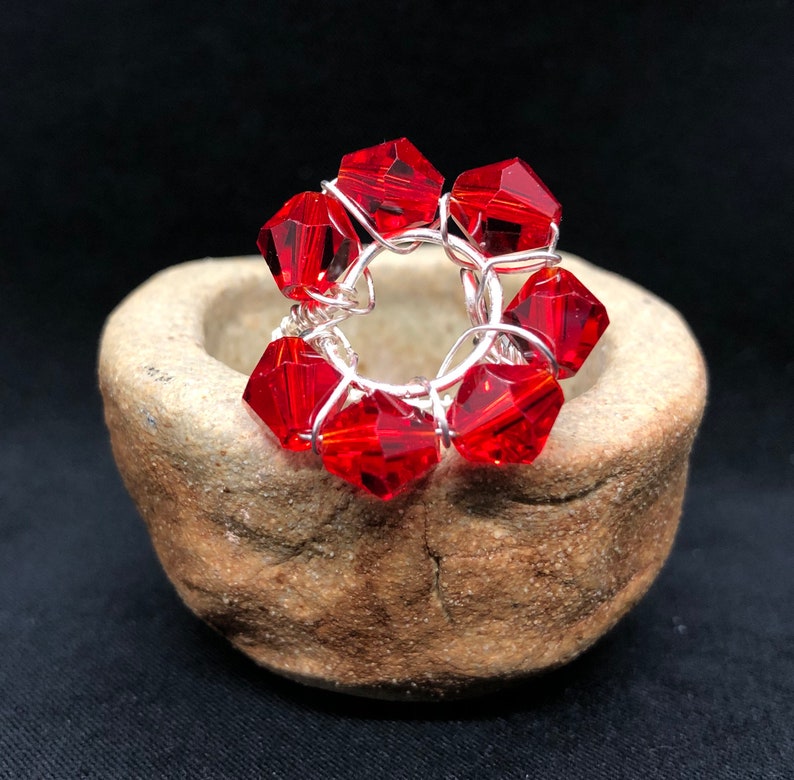 Silver Tone Wire Ring Red Glass Bead Flower Adjustable size 5-8