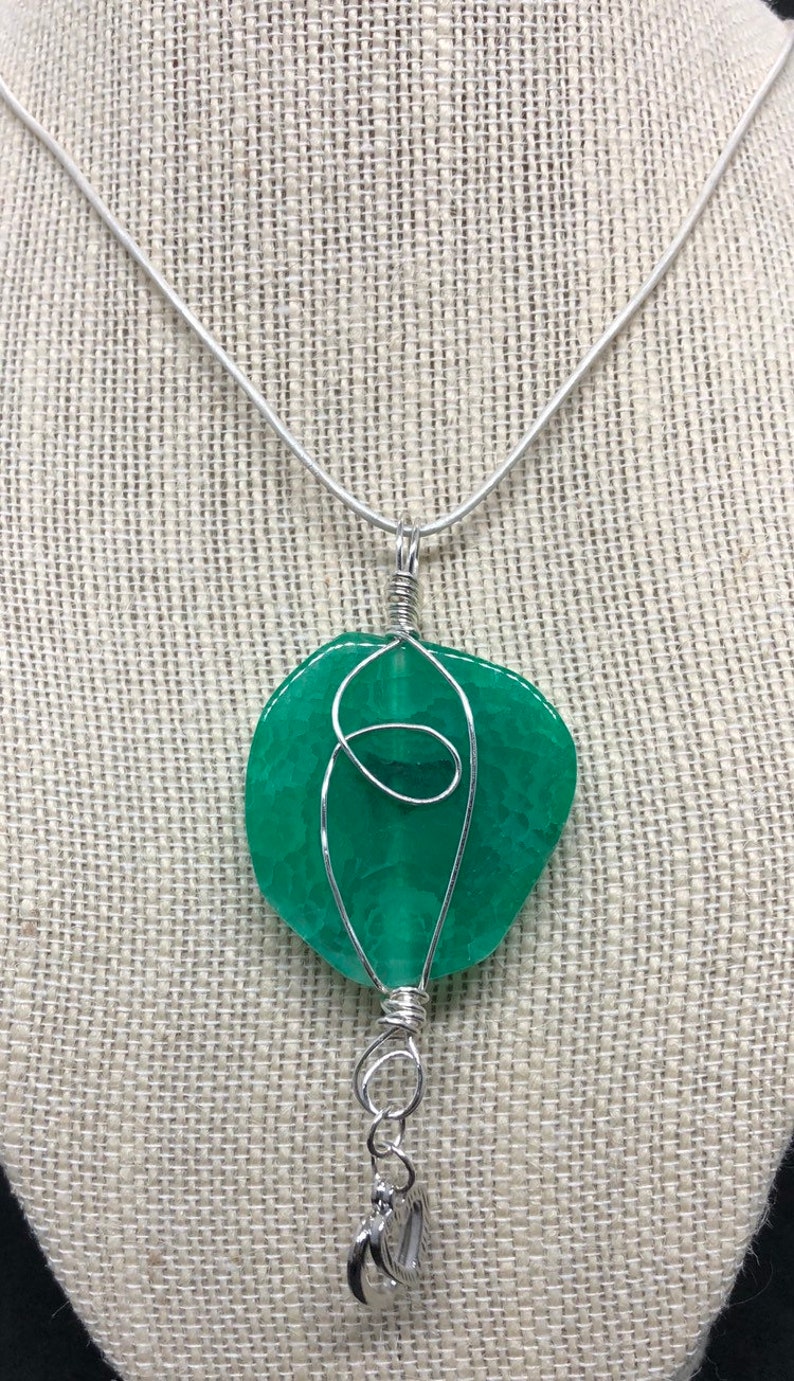 Hand Wired Natural Green Agate Pendant and Necklace