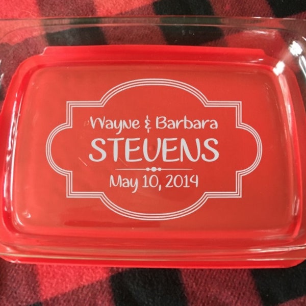 Personalized Etched Badge Family Name Established Date Monogram Glass Pyrex Baking Dish with Lid Wedding Anniversary Bridal Shower Casserole