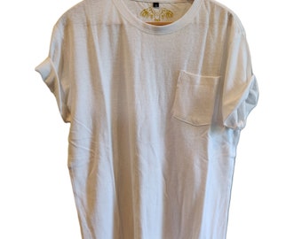 White Pocket Hemp Tee | Sustainability takes flight on wings of comfort