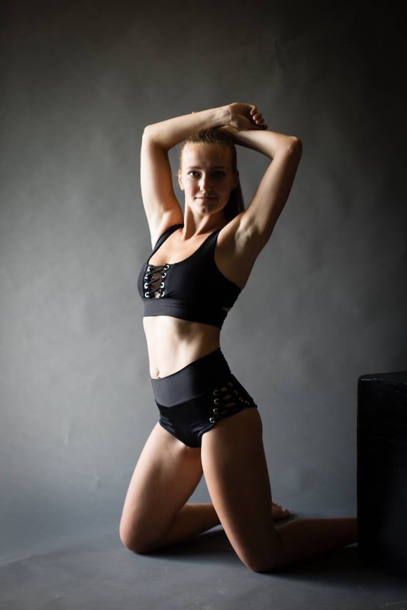 shorts workout outfit