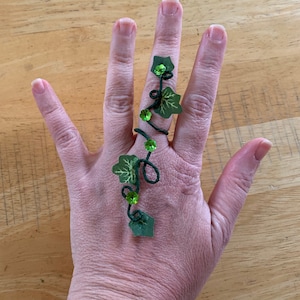 Poison Ivy ring , Green Ivy ring, Woodland forest fairy Wrap ring, Great for Brides!