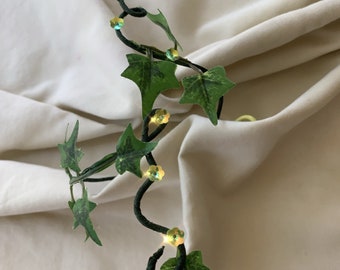 Poison Ivy cuff , Green Ivy Arm cuff, Woodland forest fairy Wrap, Great for Brides, or Renissance fair!