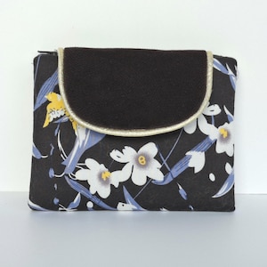 Portefeuille compagnon femme en tissu imprimé fleuri et velours noir, compartiments cartes et papier, portemonnaie