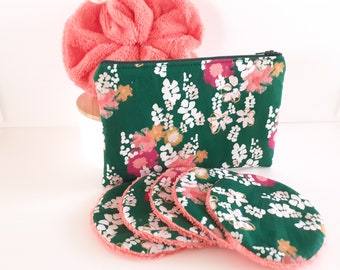 box beauté, kit avec lingettes, fleur de douche et pochette tissu vert fleuri et éponge bambou corail, cadeau maman, cadeau femme