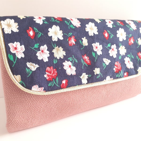 portefeuille femme tissu tout en un portemonnaie protège chéquier et porte carte velours rose poudré et coton fleuri bleu marine