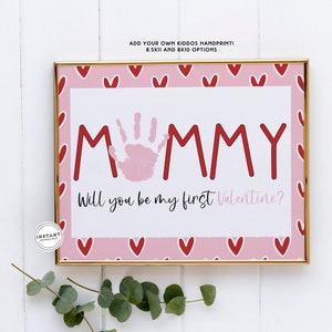 Manualidad con huella de mano para el primer día de San Valentín de mamá / Manualidad con huella de mano para el primer día de San Valentín de mamá de un bebé / Manualidad con huella de mano para bebés y niños / Tarjeta de San Valentín para mamá de un niño