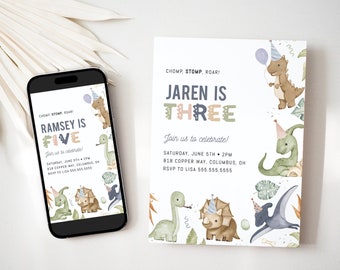 Peut inclure: Deux invitations de fête d'anniversaire sur le thème des dinosaures. Une invitation est pour un enfant nommé Ramsey qui a cinq ans, et l'autre est pour un enfant nommé Jaren qui a trois ans. Les deux invitations présentent des dinosaures colorés et le texte "CHOMP STOMP ROAR".