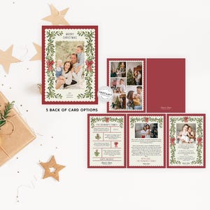 K&ouml;nnte beinhalten: F&uuml;nf verschiedene R&uuml;ckseitenoptionen f&uuml;r eine Weihnachtskarte. Die Karte hat einen roten Hintergrund mit einem wei&szlig;en Rand und einen gr&uuml;nen Kranz mit roten Schleifen. Der Text "Frohe Weihnachten" ist oben auf der Karte in Schwarz gedruckt. Der Text "The Schwartz Family 2024" ist unten auf der Karte in Schwarz gedruckt.