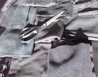 BLACK Materialien Rest Bundle - 1 Kilo große Stücke von Jersey, Baumwolle, Stretch-Polys, Fleece und andere Tuch