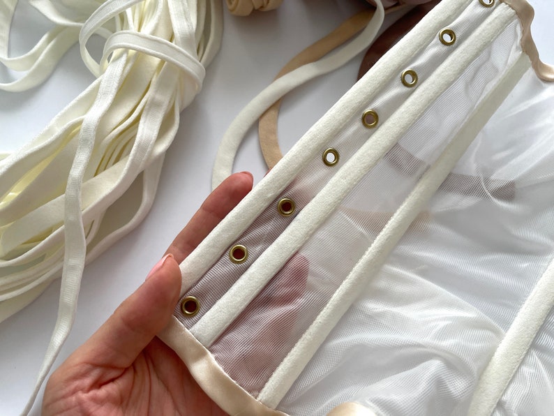 High-quality spiral steel boning in corset
