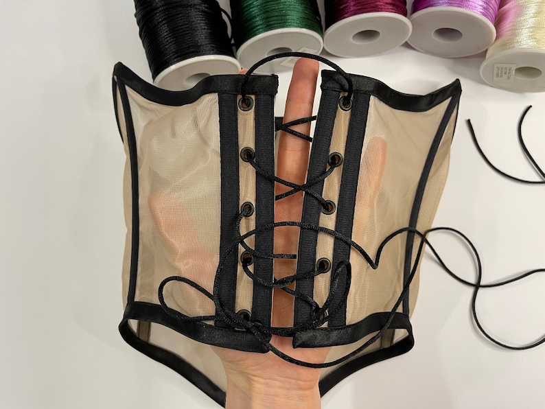 High-quality spiral steel boning presented in waist training corset