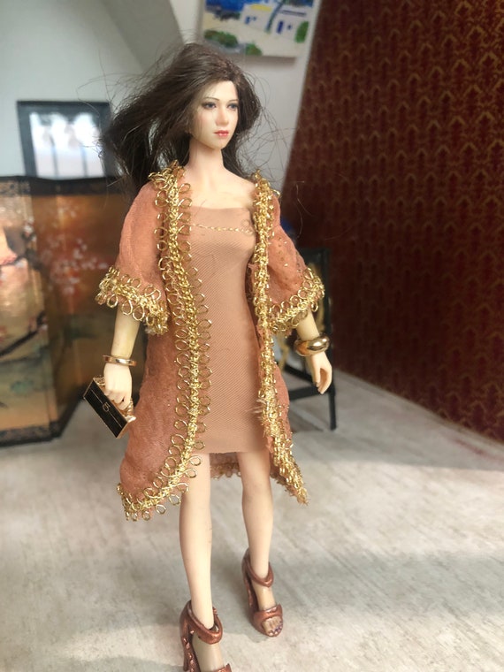 1/12 /tbleague Phicen Outfit Includes Sold and Gold Coat, Strapless Dress,  Sandals, Jewelry -  Israel