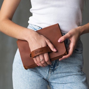 Cartera de piel con nombre, Cartera con asa, Cartera con correa de mano, Bolso de mano personalizado, Regalo para la esposa de su marido, Bolso de mano personalizado
