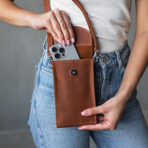 Leather iphone bag, Crossbody iphone bag, Phone shoulder bag, Phone sling bag, Leather iphone purse, Crossbody phone bag, Smartphone bag
