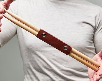 Leren drumstickhouder, leren drumstickhouder, gepersonaliseerde drumstickhouder, cadeau voor vriendje drummer, drummer cadeaus voor mannen