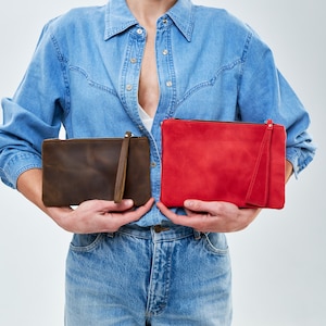 Leren buideltas, leren clutch, klein leren zakje met rits, leren make-uptas, make-uptasje gepersonaliseerd, schoudertasje