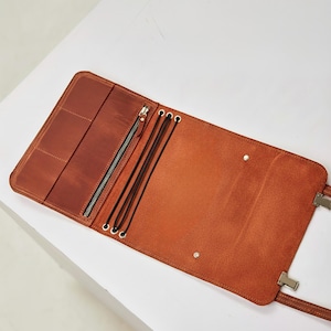 Quaderno in pelle personalizzato con tracolla, diario da disegno in pelle personalizzato, copertina per quaderno A5 in pelle fatta a mano, quaderno in pelle con tracolla