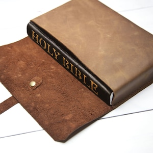 Leren bijbelhoes, leren bijbelomslag voor mannen, gepersonaliseerde bijbelomslag, aangepaste bijbelhoes, bijbelomslag met monogram, leren bijbelhoes