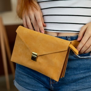 Leder Gürteltasche Frauen, Gürteltasche mit Initialen, Gürteltasche mit Initiale, benutzerdefinierte Gürteltasche für Frauen, Damen Gürteltasche, Leder Bauchtasche