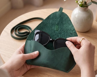 Full grain leather glasses case, Personalized sunglasses case, Handmade leather sunglass case, Leather glasses pouch, Leather glasses sleeve