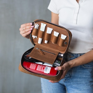 Dopp kit for men,Christmas gifts for boyfriend,Personalized dopp kit,Mens toiletry bag,Christmas gifts,Monogrammed hanging toiletry bag men