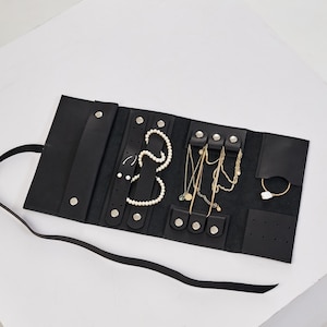 Personalized leather jewelry roll, Custom leather jewelry case, Leather jewelry roll bag, Jewelry storage roll, Leather jewelry organizer