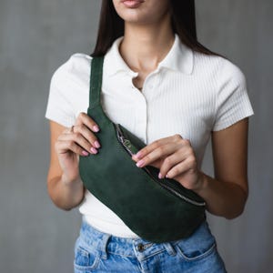 Bauchtasche aus Leder für Damen, Grüne Bauchtasche Damen, Leder Gürteltasche Bauchtasche Damen, Maßgefertigte Bauchtasche für Damen, Leder Hüfttasche Damen