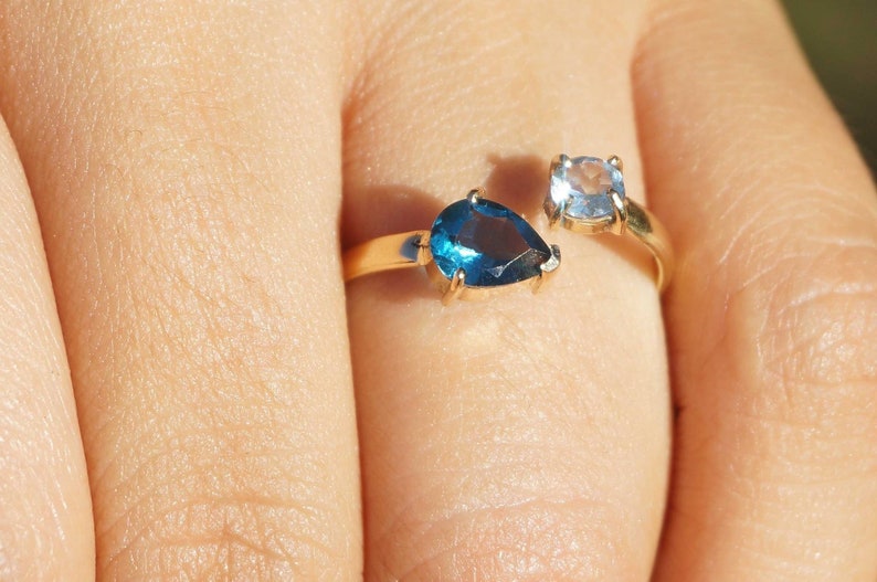 Adjustable.Handmade AAA Blue topaz Luxury Collection 18k 750 mls Gold RING