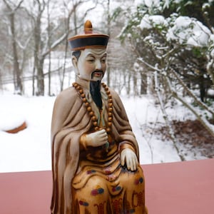 Vintage Qing Dynasty Ceramic Emperor Statue with Chaozhu Necklace - 16&quot; Tall