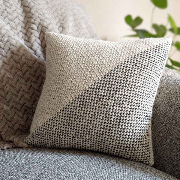 Crochet Pattern: Diametro Modern Decorative Throw Pillow | Digital PDF Download