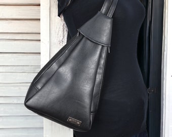 Vintage Leather Sling Backpack Y2K Convertible Black  display picture 3