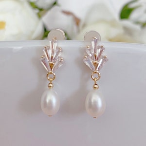 Dainty Freshwater Pearl Droplets Earrings/ Bridal Earring/ CZ Paved Leaf Earrings/ Minimal Pearl Earrings image 2