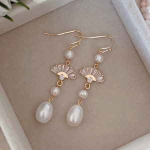 Freshwater Pearl Earrings/ Bridal Earrings/ Wedding Earrings/ Statement Earrings