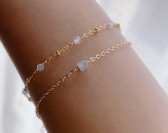 Pulsera de aguamarina, cadena delicada de oro