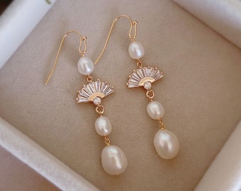 Freshwater Pearl Earrings/ Bridal Earrings/ Wedding Earrings/ Statement Earrings