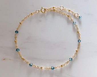 Bracelet délicat avec topaze bleue de Londres/Bracelet de pierre de naissance/Cadeau d'anniversaire spécial pour femme/Cadeau de pierre de naissance de décembre