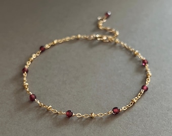 Bracelet délicat grenat de janvier/Bracelet de pierre de naissance de janvier/Cadeau d'anniversaire spécial pour femme/Cadeau de pierre de naissance de décembre