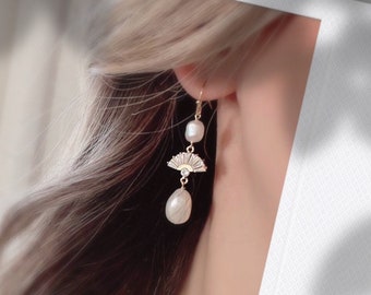 Freshwater Pearl Earrings/ Bridal Earrings/ Wedding Earrings/ Statement Earrings