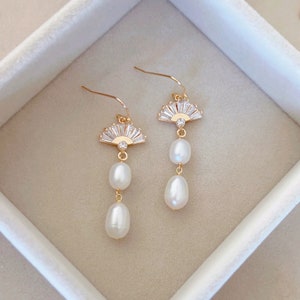 Freshwater Pearl Earrings/ Bridal Earrings/ Wedding Earrings/ Statement Earrings