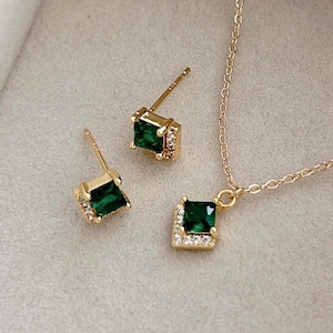 Set of necklace and earrings/ Dainty Wedding Jewelry Set/ Emerald Charm Earrings/ Bridal Earring/ CZ Paved Leaf Earrings/ Wedding Earrings